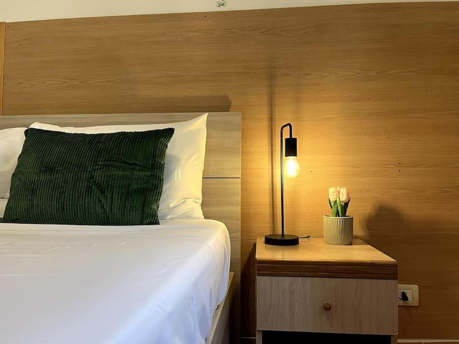 Dreams Under The Trees - Metro Termini Apartment